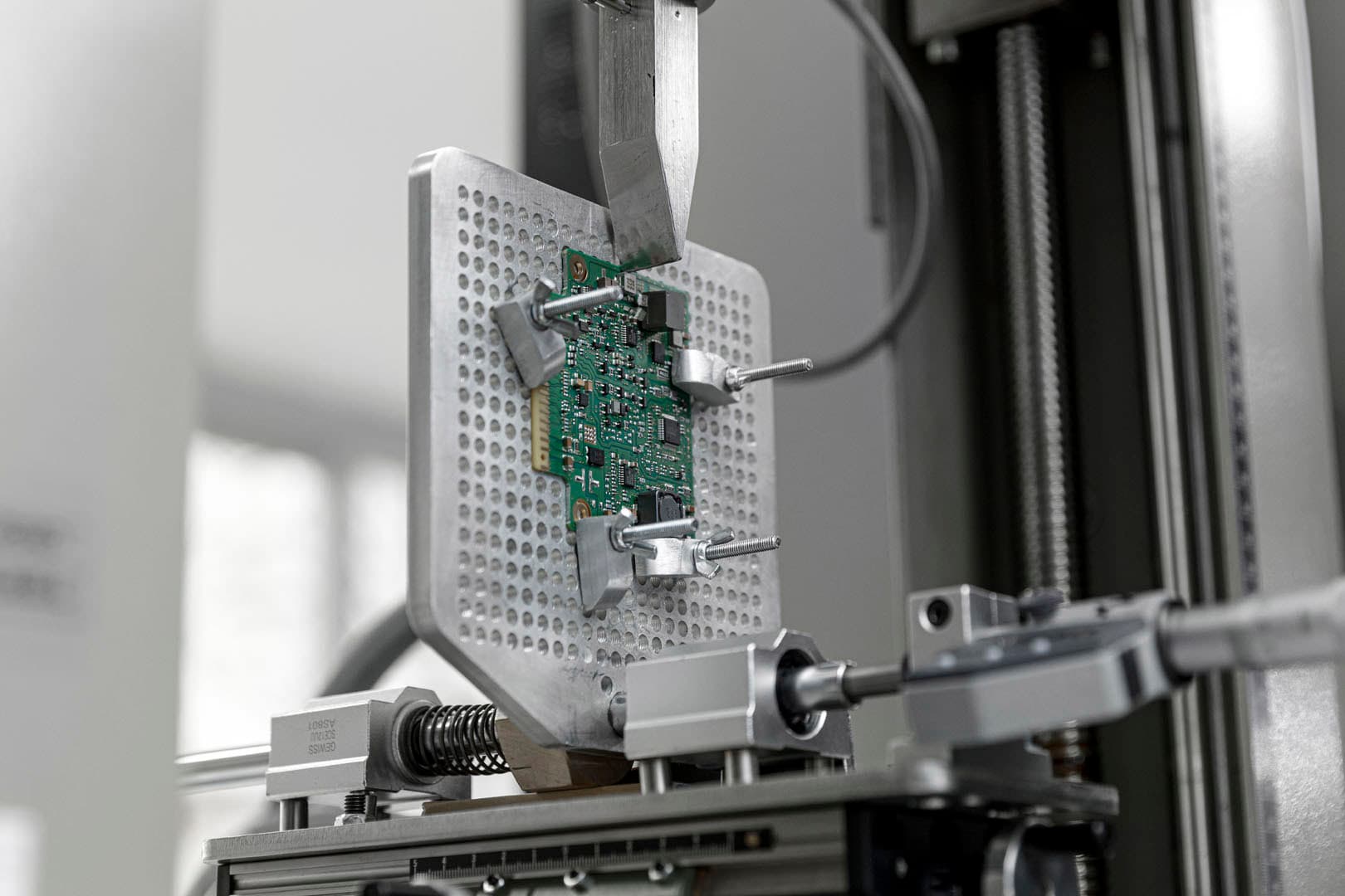 PCB assembly flex and reliability test fixture